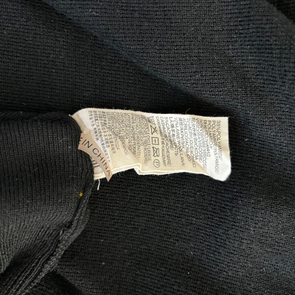 Suncoo | Women's Black Sweater with Shoulder Buttons - Picture 9 of 10